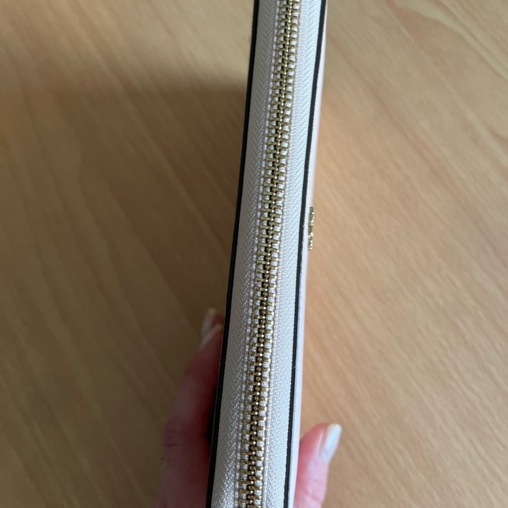 Tory Burch Light Pink Wallet - Picture 4 of 12